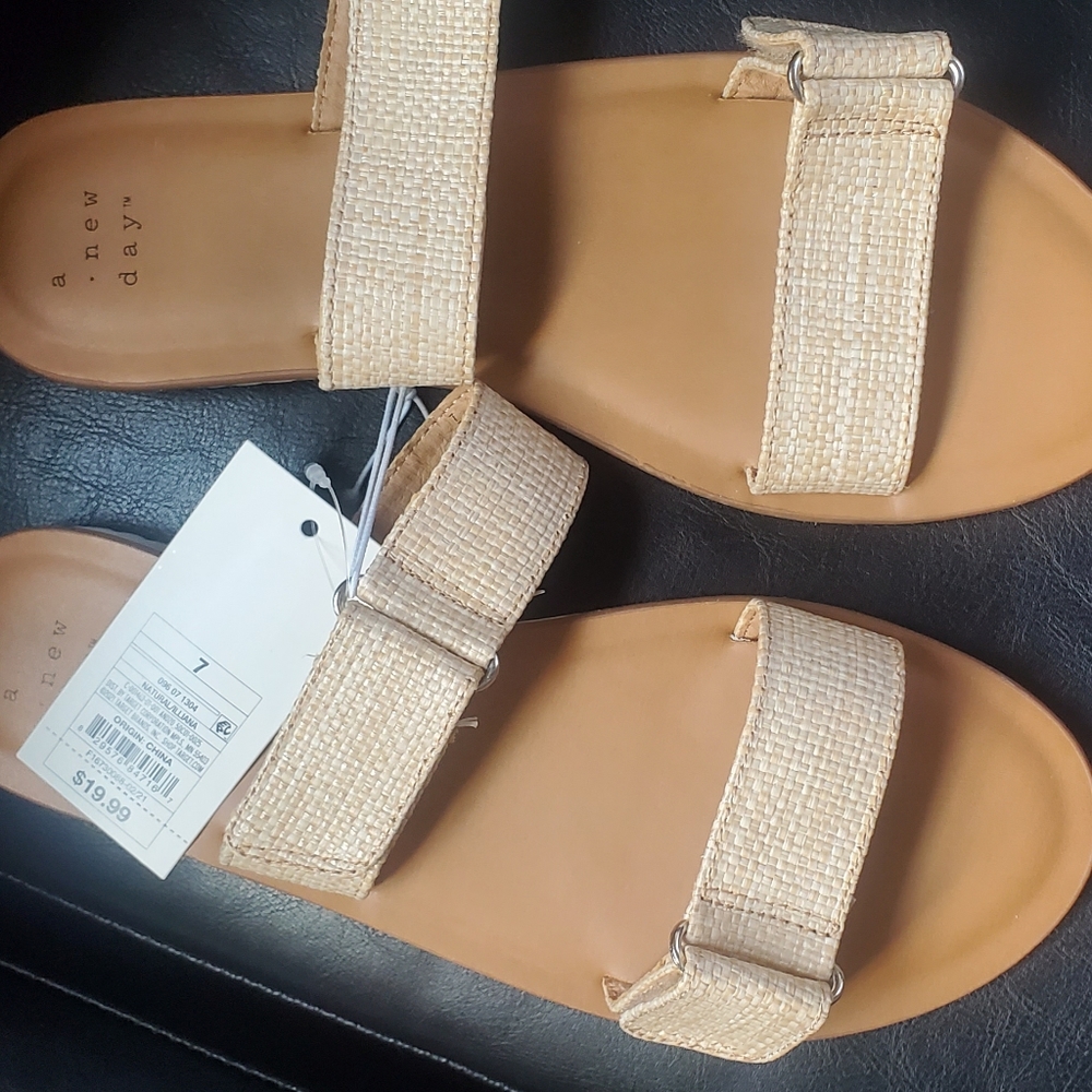 Target Sandals - Picture 4 of 6